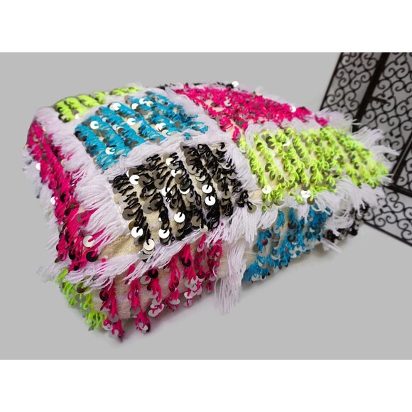 Handmade Moroccan Handira Pouf: Berber Wedding Blanket Ottoman 03YL0464 - Picture 2 of 6